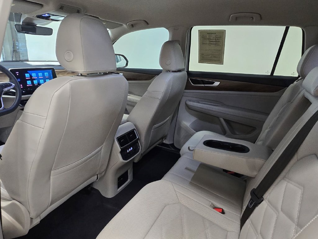 Used 2024 Volkswagen Atlas SE FWD image 21