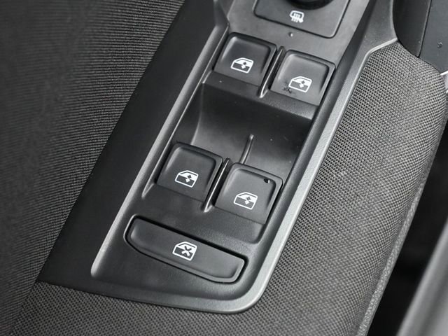 Used 2020 Volkswagen Tiguan S image 12