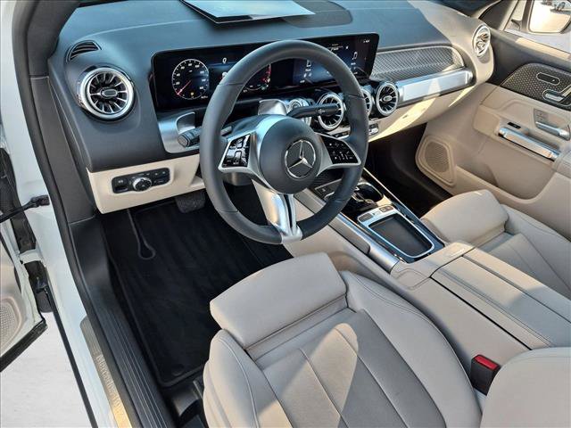 Used 2025 Mercedes-Benz GLB 250 image 10