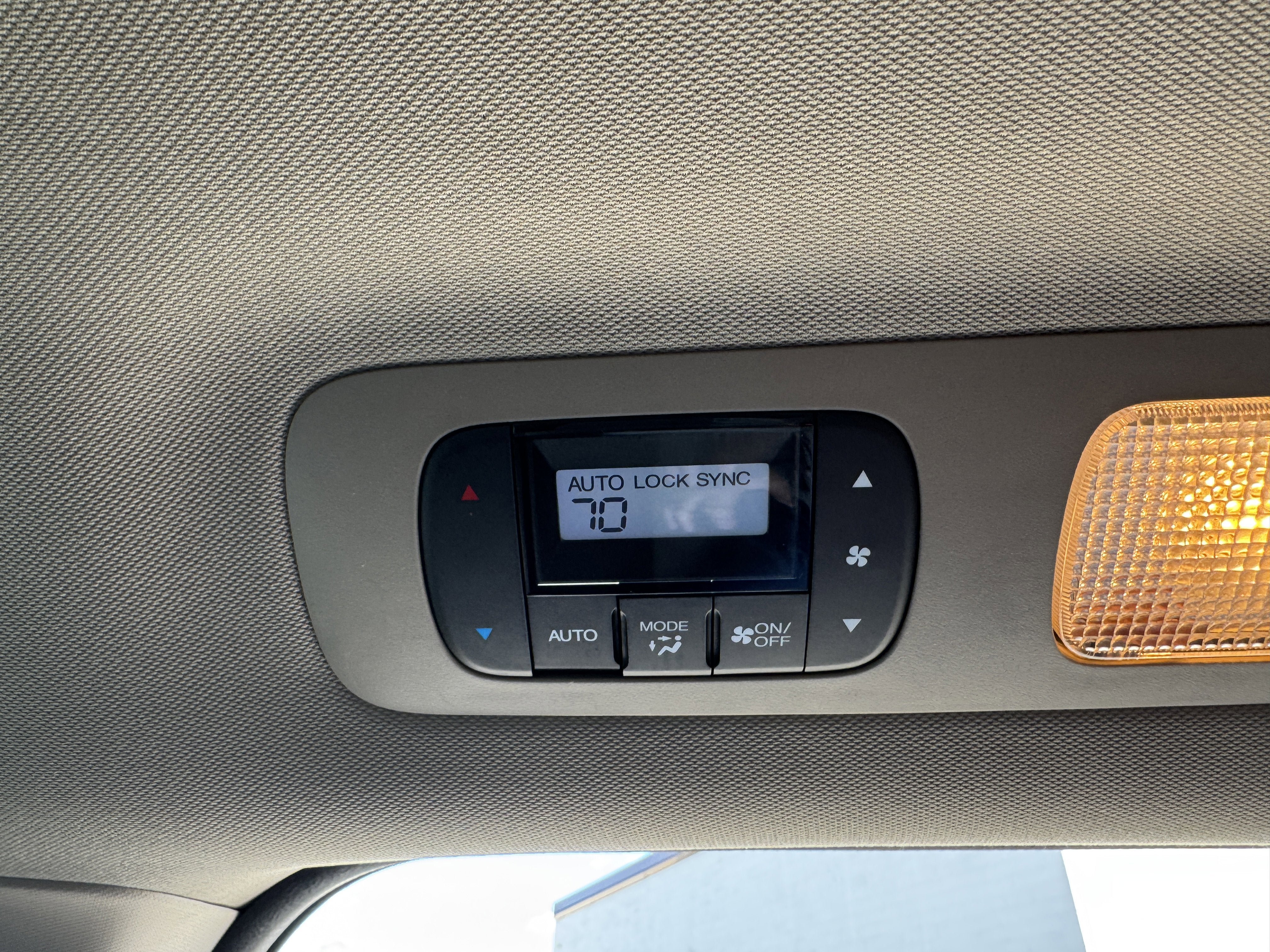 Used 2014 Honda Odyssey Touring Elite image 33