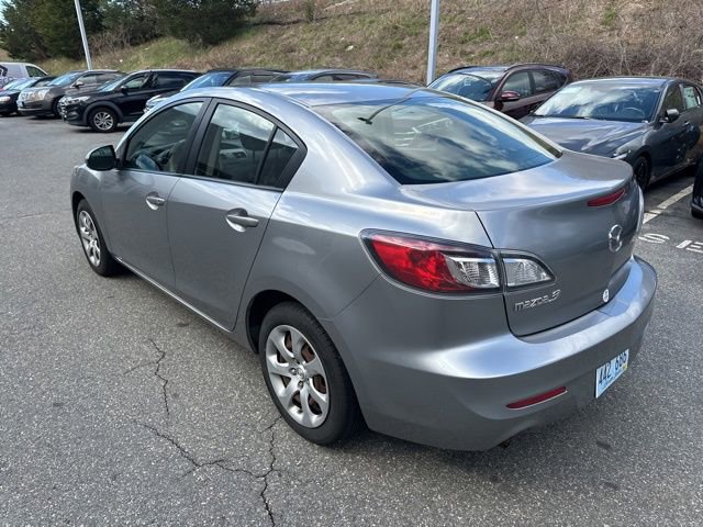 Used 2013 MAZDA MAZDA3 i SV w/ Convenience Pkg FWD image 2