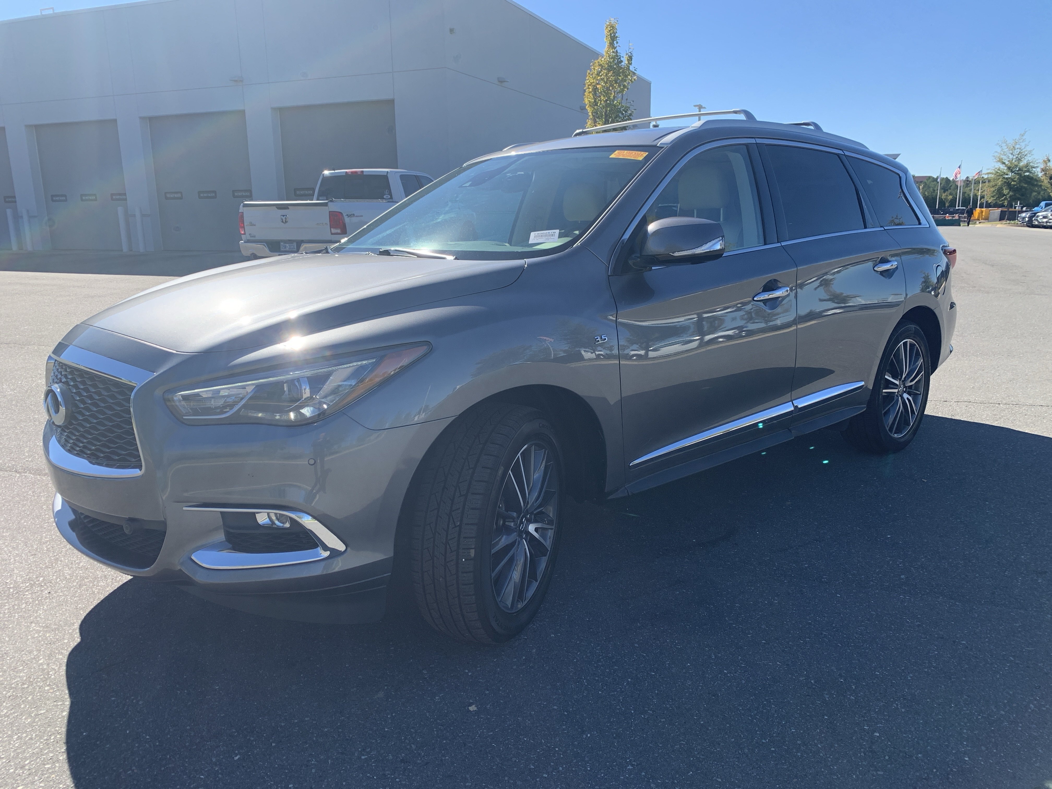 Used 2020 INFINITI QX60 Luxe w/ Sensory Package AWD/4WD image 5