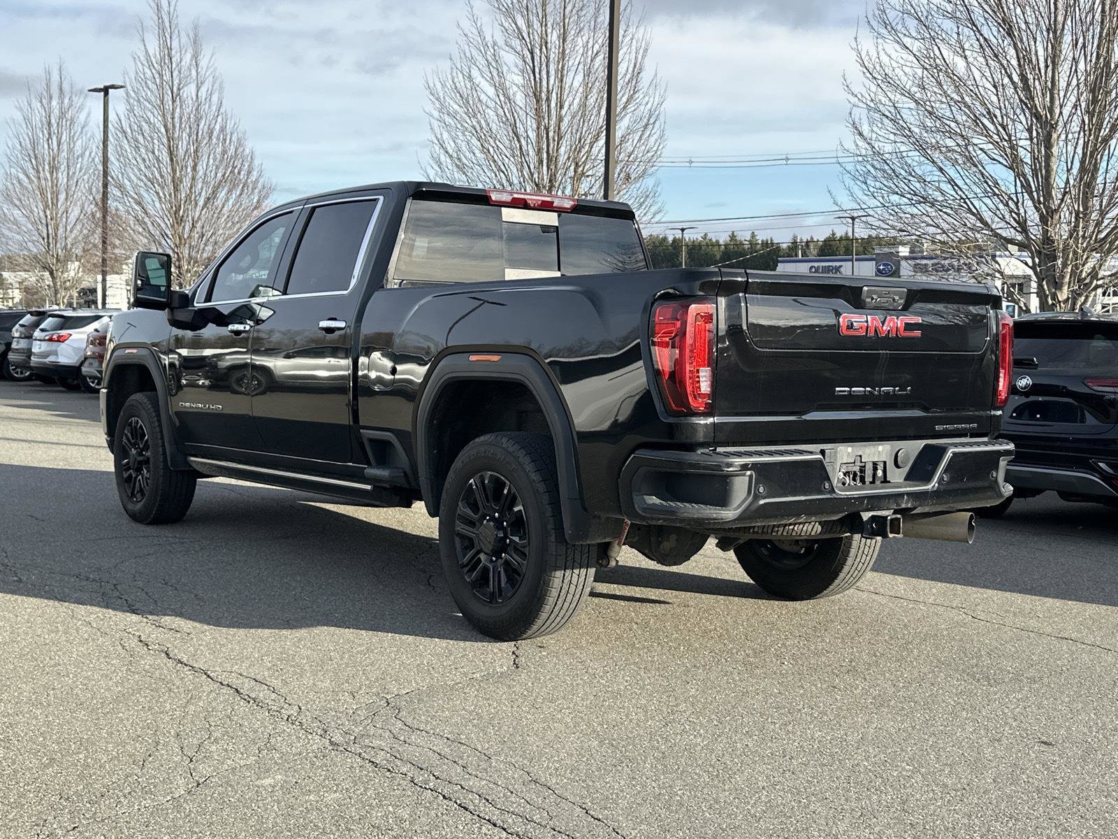 Used 2023 GMC Sierra 3500 Denali w/ Denali Black Diamond Edition image 8
