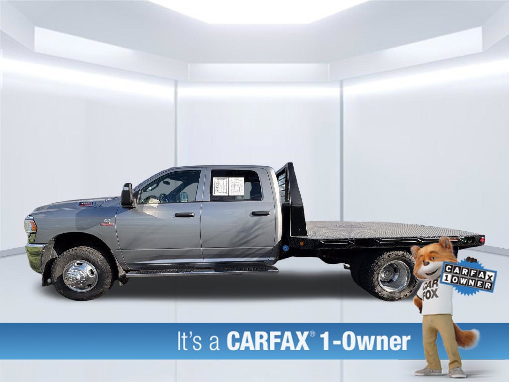 Used 2024 RAM 3500 Tradesman w/ Chrome Appearance Group AWD/4WD image 4