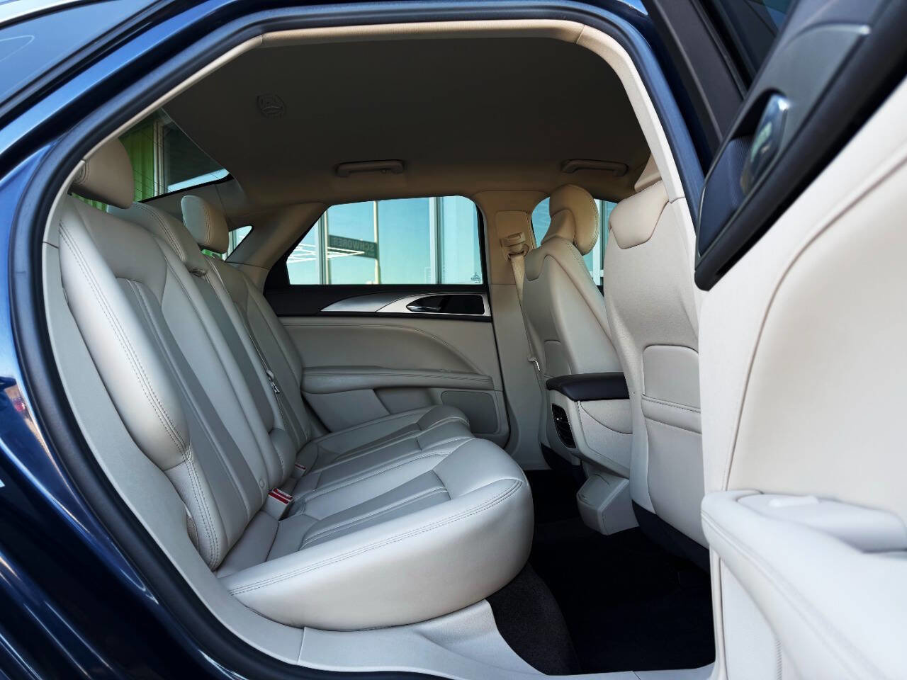 Used 2017 Lincoln MKZ Premiere image 16