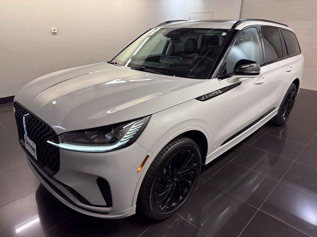 New 2027 Lincoln Aviator Reserve AWD/4WD image 3