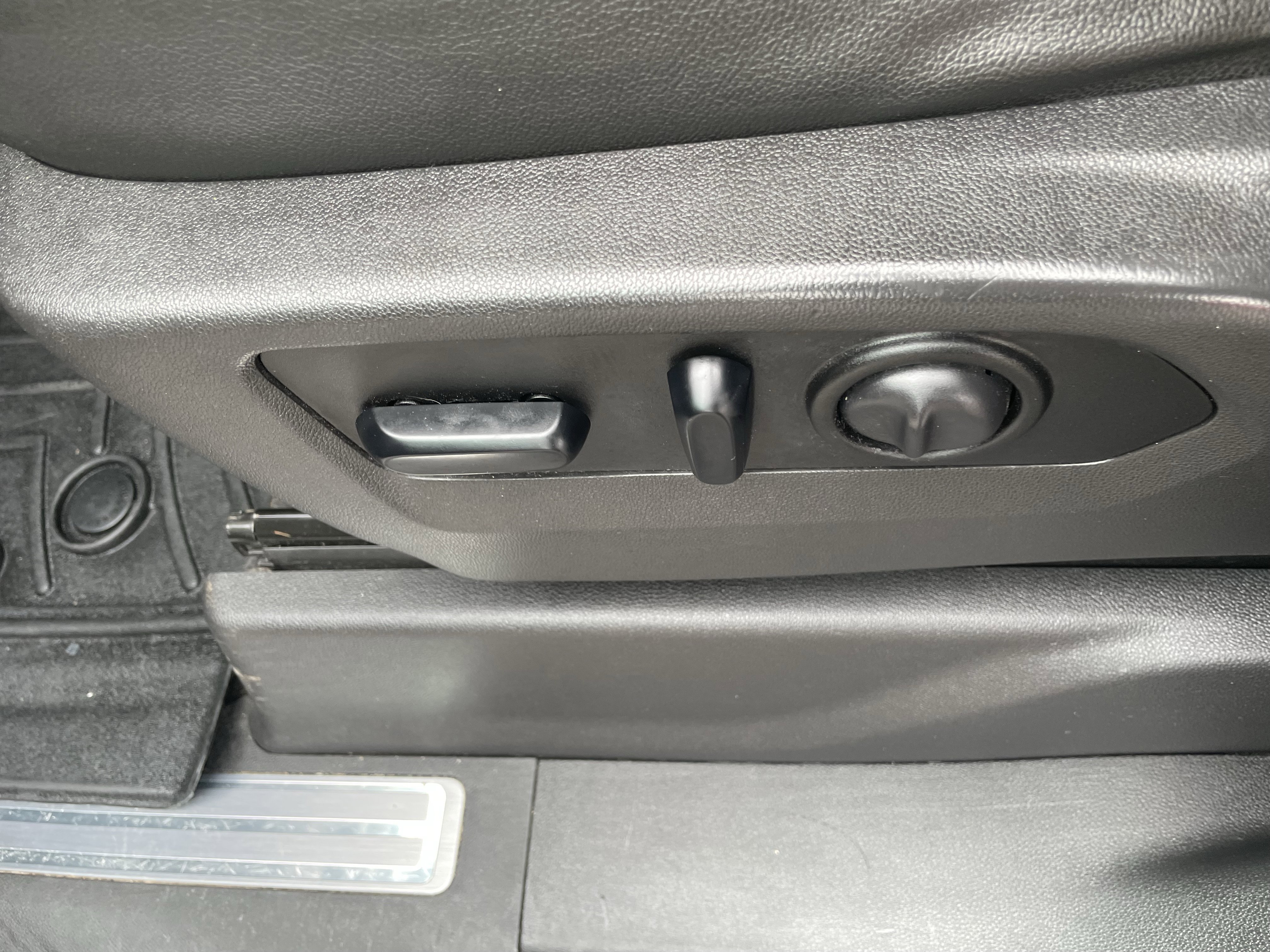 Used 2019 GMC Sierra 1500 SLT w/ SLT Premium Plus Package AWD/4WD image 14