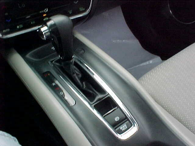 Used 2016 Honda HR-V EX image 29