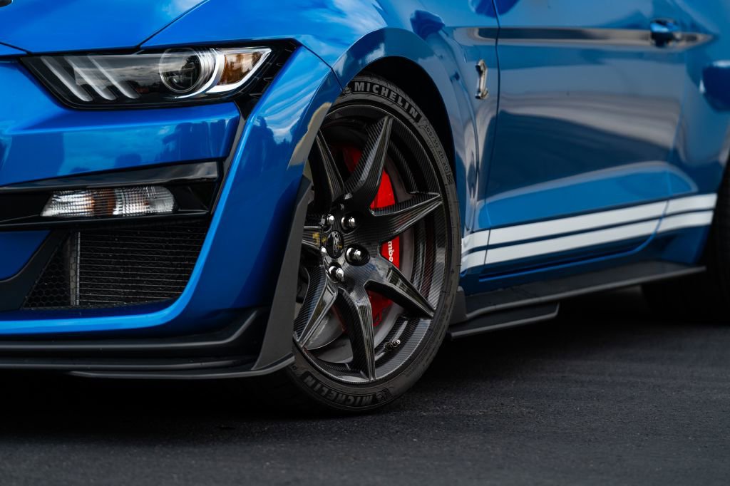 Used 2021 Ford Mustang Shelby GT500 w/ Carbon Fiber Track Pack image 2