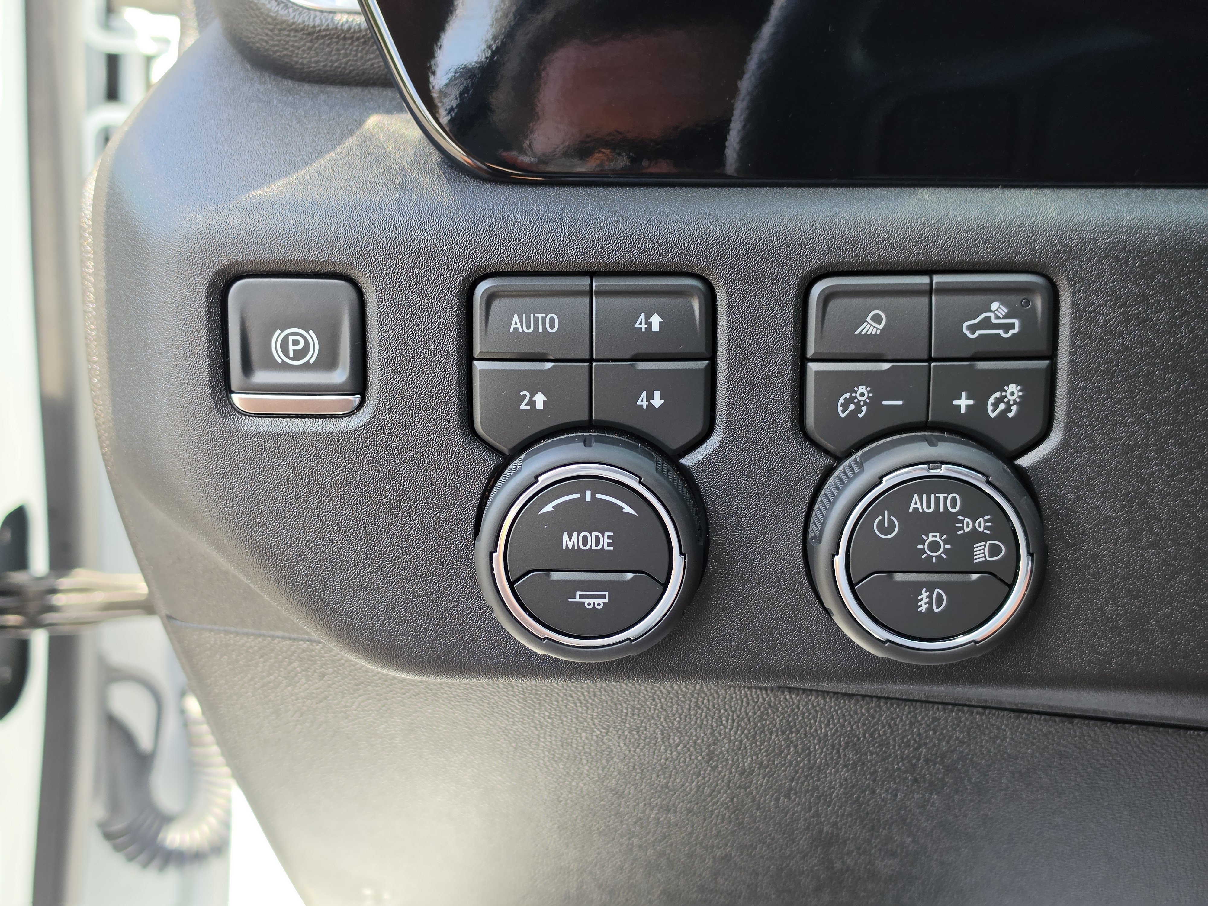 Used 2026 Chevrolet Silverado 3500 LTZ w/ LTZ Plus Package AWD/4WD image 34