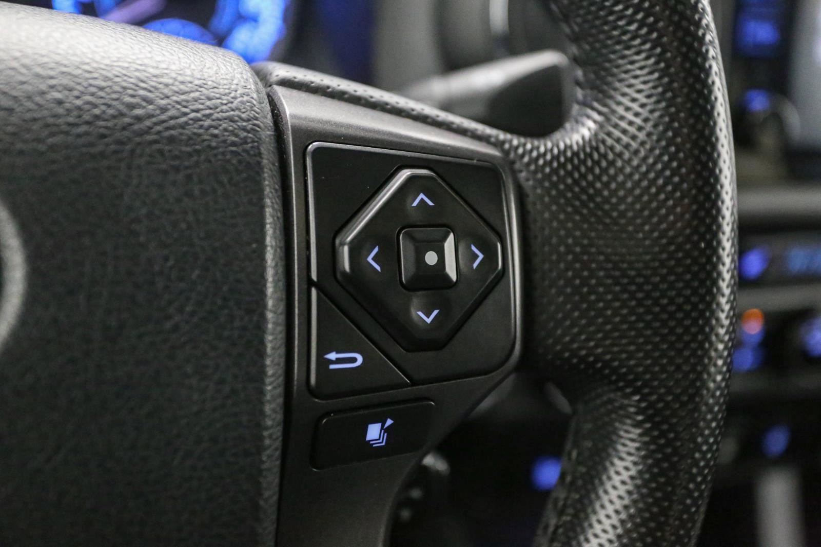 Used 2016 Toyota Tacoma TRD Sport image 36