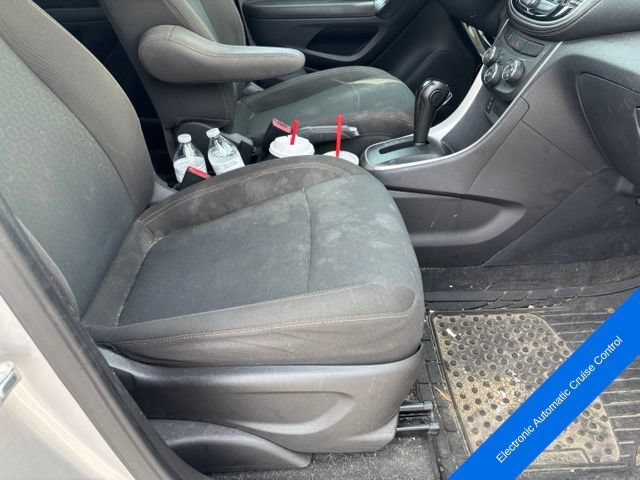 Used 2020 Chevrolet Trax LS w/ Tint and Cruise Package FWD image 10
