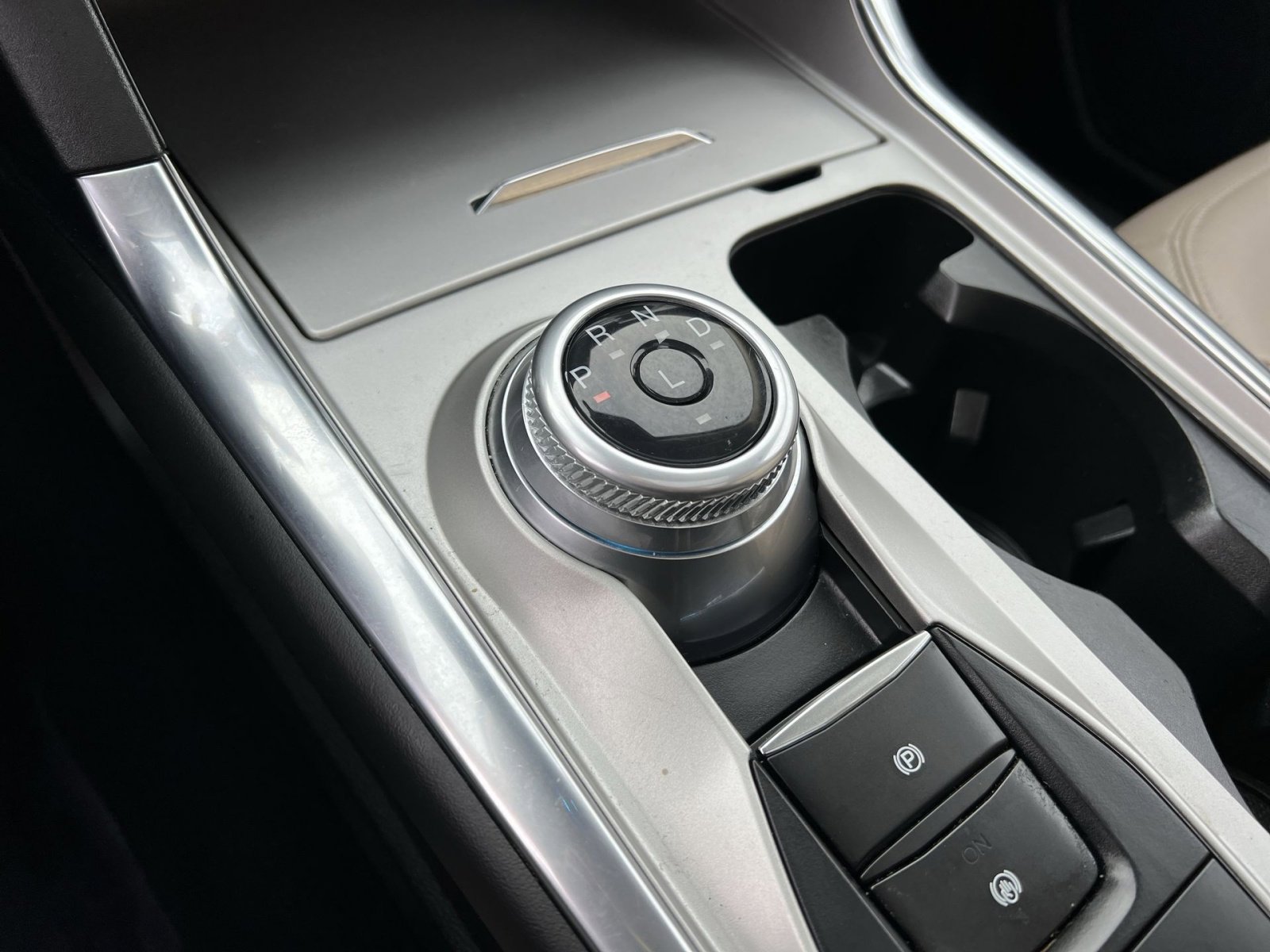 Used 2023 Ford Explorer Limited w/ Hybrid Equipment Group 310A image 22