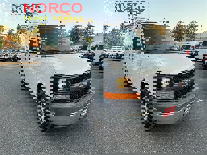 Used 2014 Chevrolet Express 2500 image 4