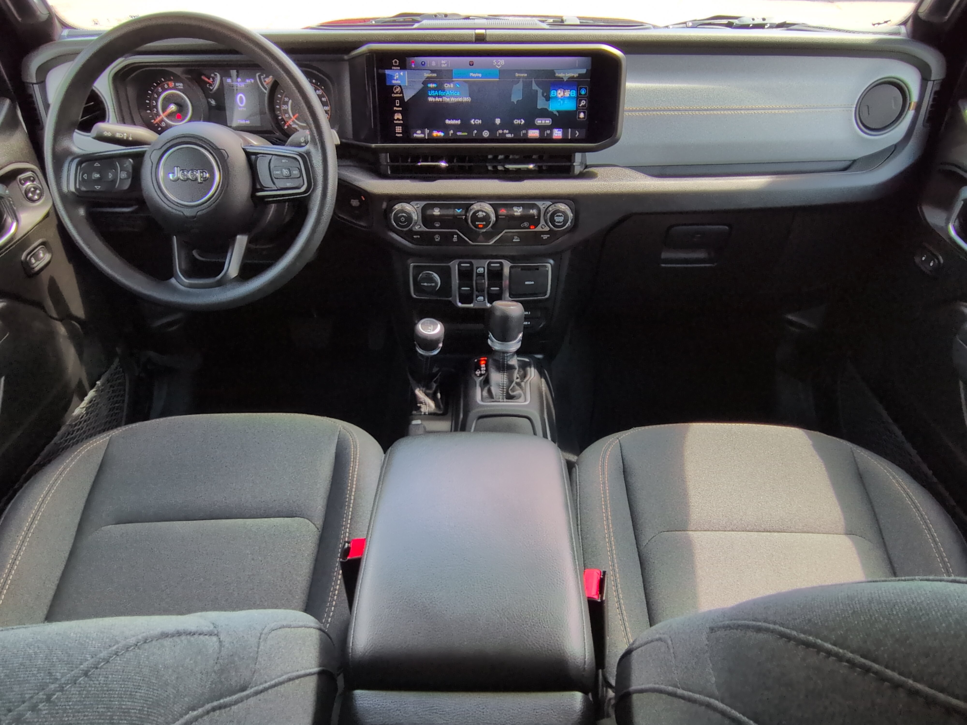 Used 2025 Jeep Gladiator Sport AWD/4WD image 13