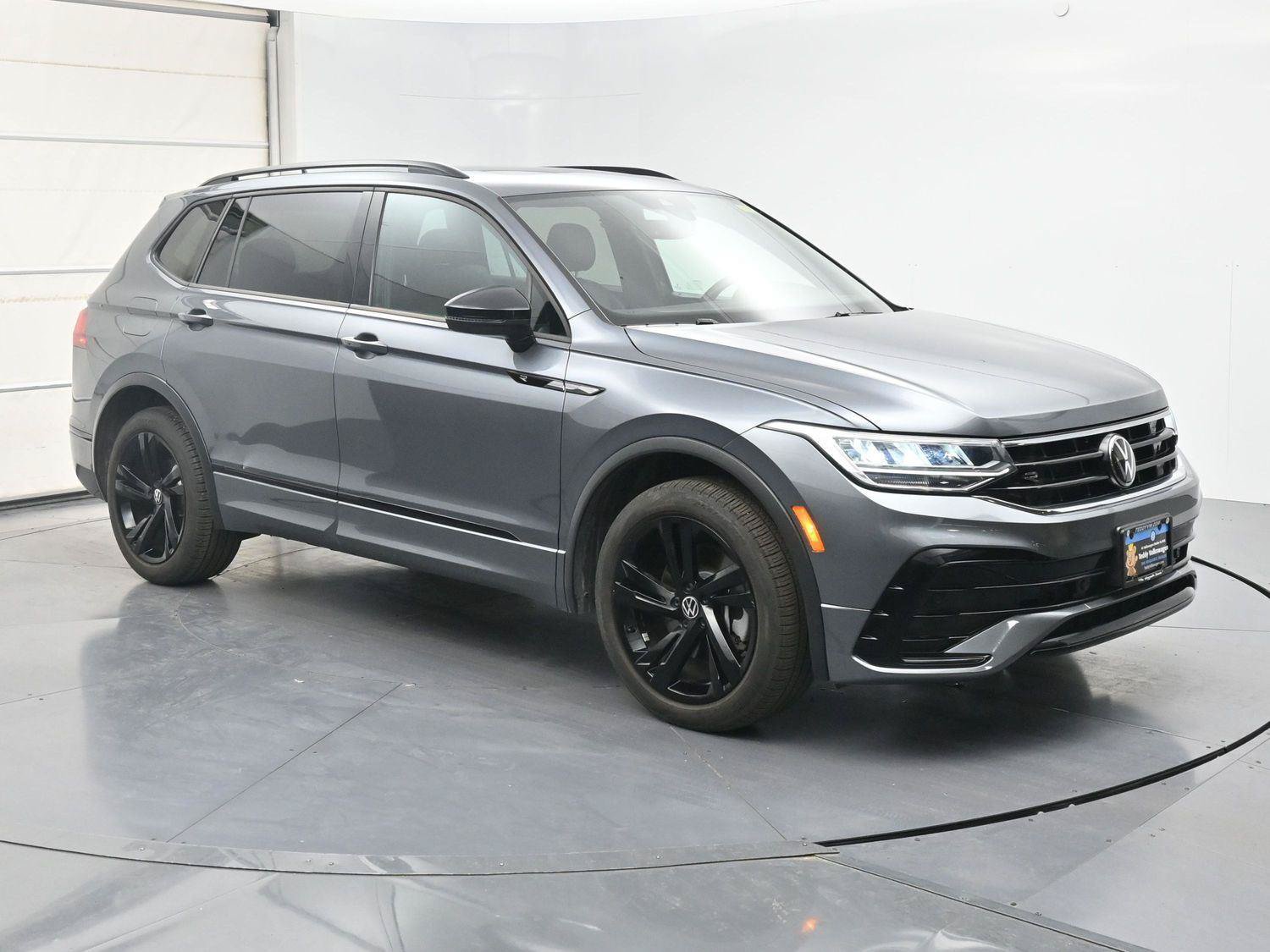 Certified 2023 Volkswagen Tiguan SE R-Line AWD/4WD image 25