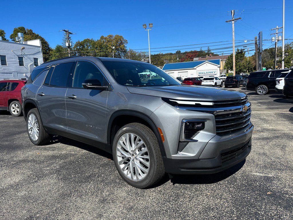 New 2026 Chevrolet Traverse LT w/ Driver Confidence Package image 1