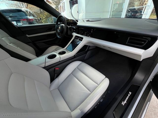 Used 2023 Porsche Taycan 4S w/ Premium Package image 25