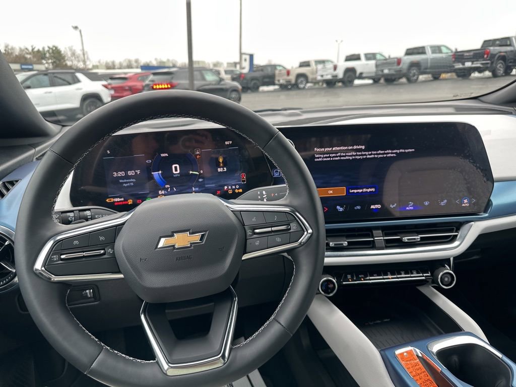 Used 2025 Chevrolet Equinox EV LT image 16