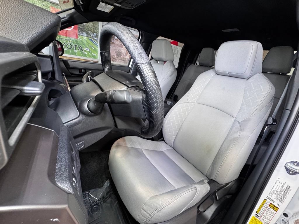 Certified 2025 Toyota Tacoma SR5 AWD/4WD image 22