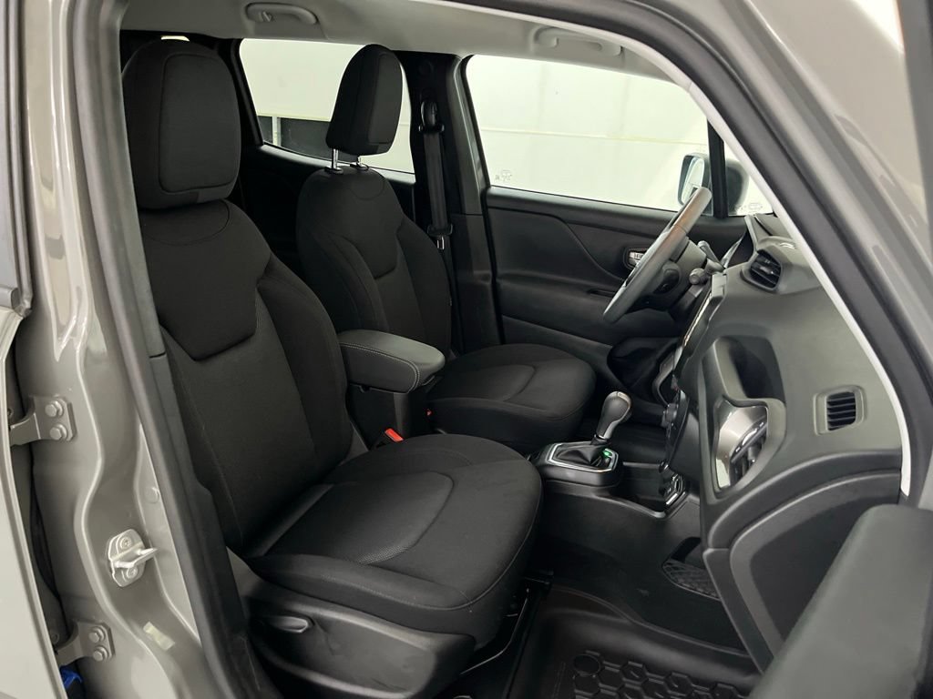 Used 2023 Jeep Renegade Latitude AWD/4WD image 20
