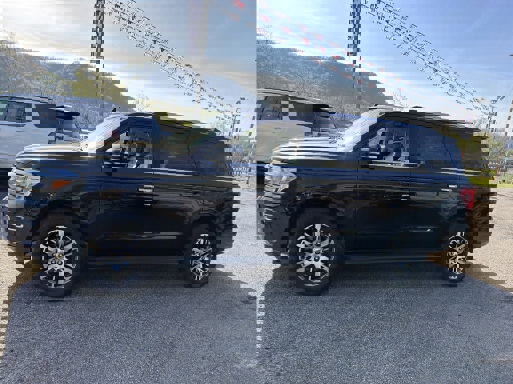 Used 2024 Ford Expedition Limited image 7