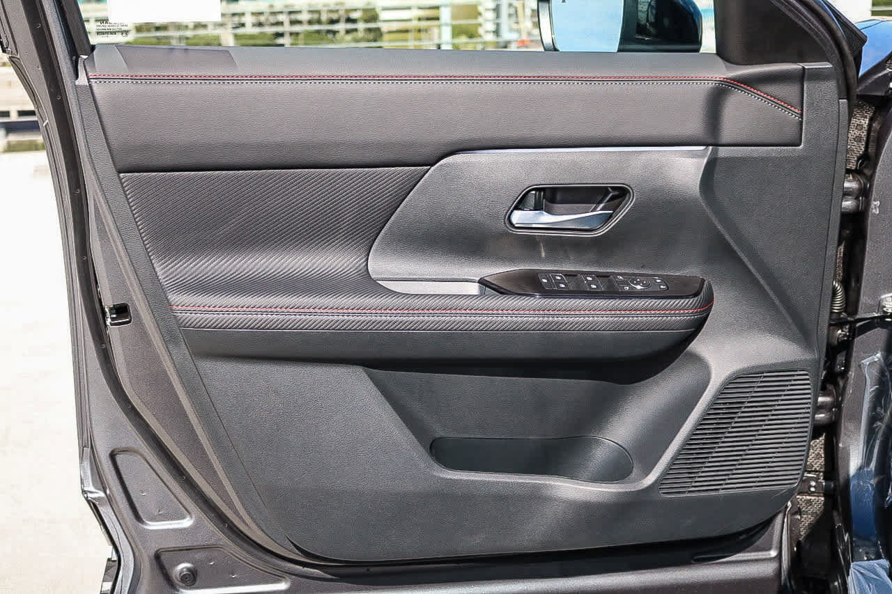 New 2026 Nissan Kicks SR FWD image 23