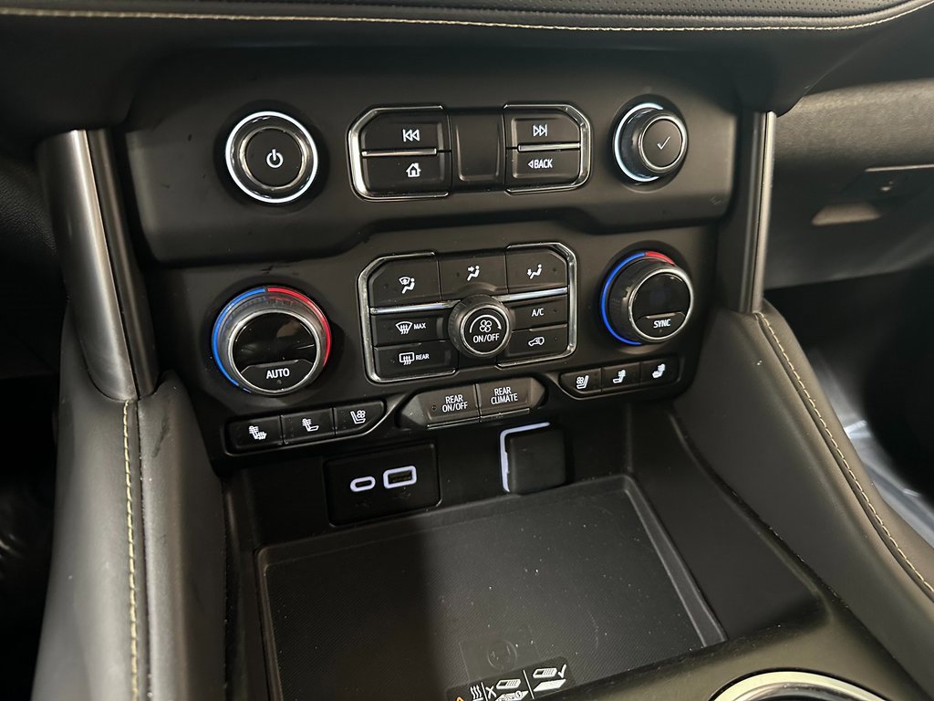 Used 2024 Chevrolet Suburban Premier image 30