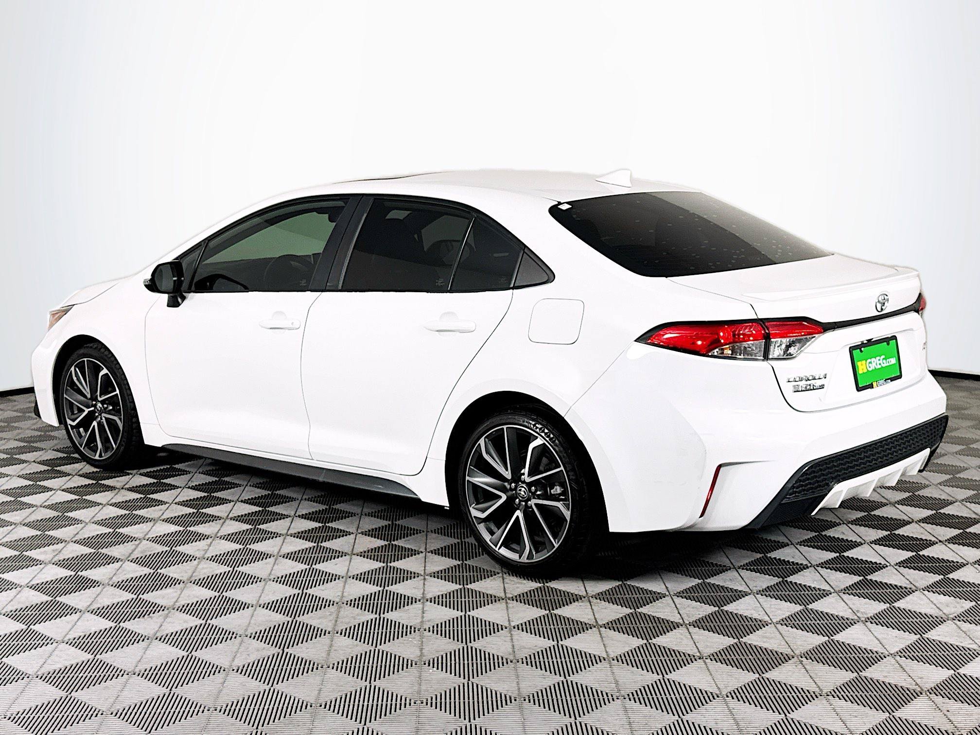 Used 2020 Toyota Corolla SE w/ SE Premium Package FWD image 6