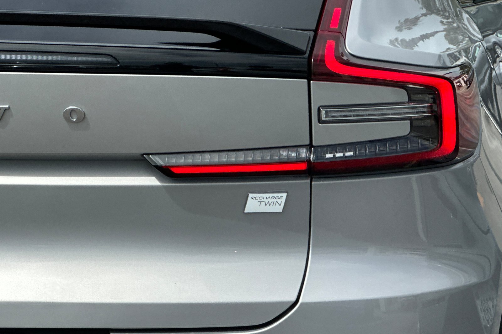 Certified 2023 Volvo C40 P8 Recharge Ultimate w/ Protection Package Premier AWD/4WD image 34