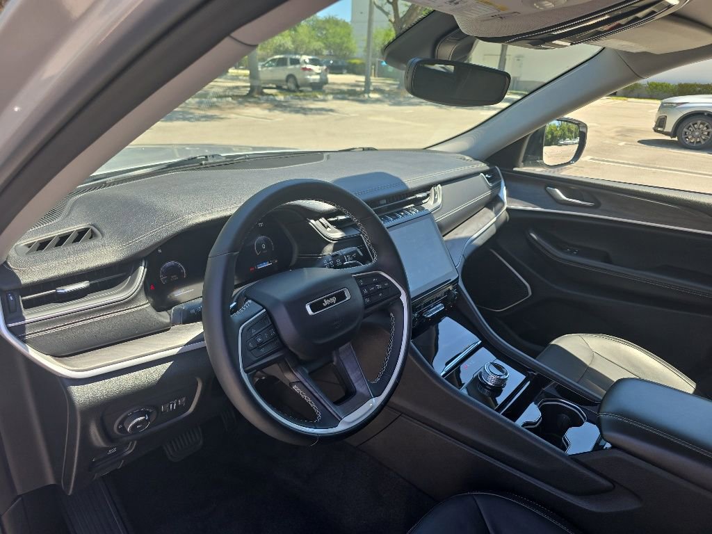 Used 2021 Jeep Grand Cherokee L Limited RWD image 18