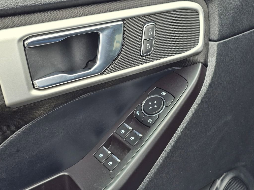 Used 2020 Ford Explorer XLT w/ Comfort Package image 22