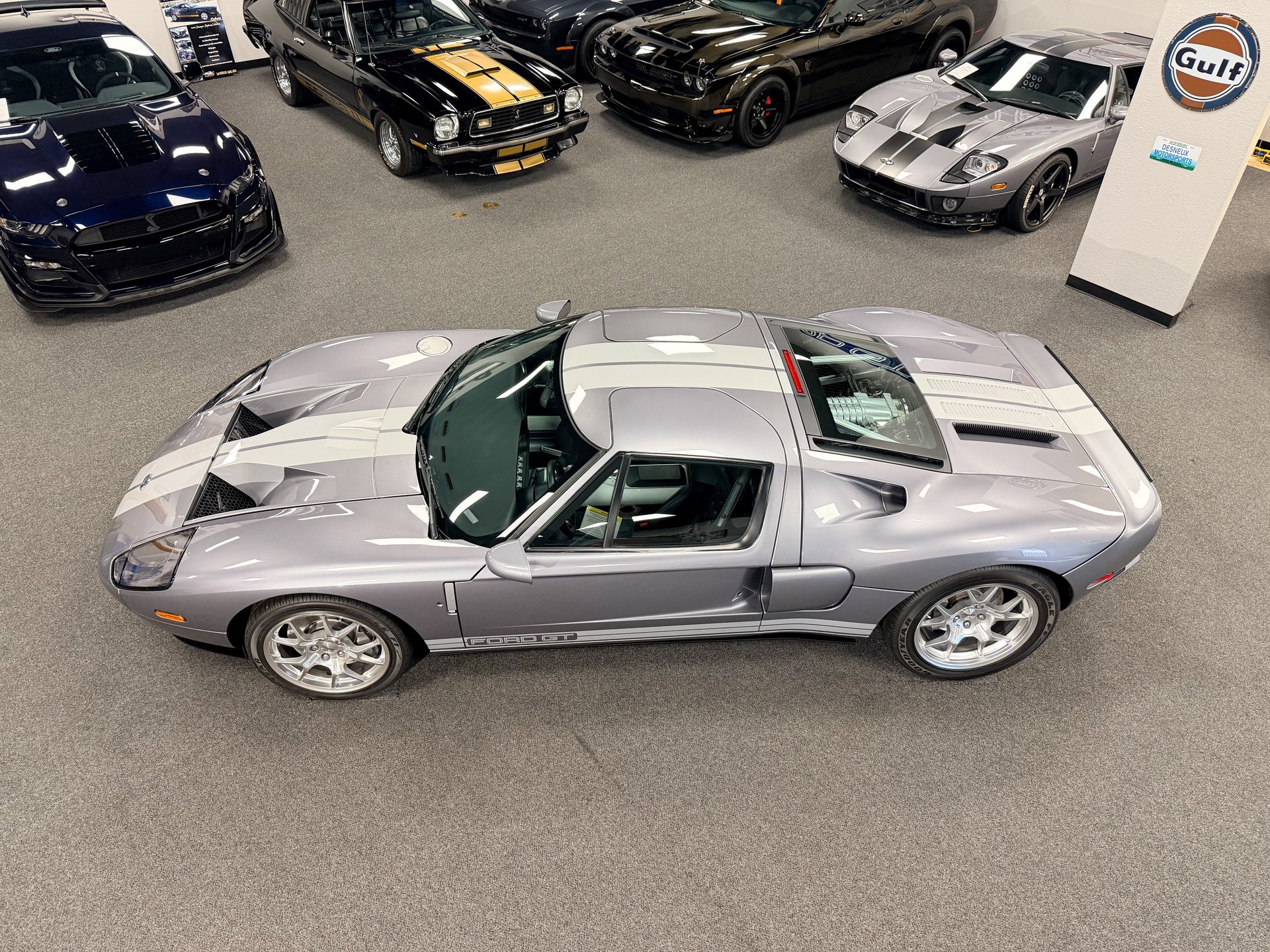 Used 2006 Ford GT image 9