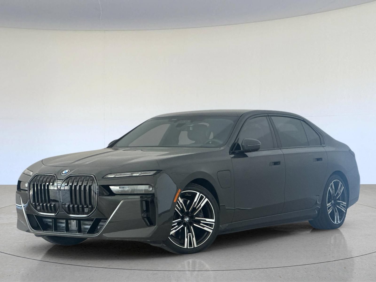Used 2025 BMW 750e xDrive w/ Executive Package