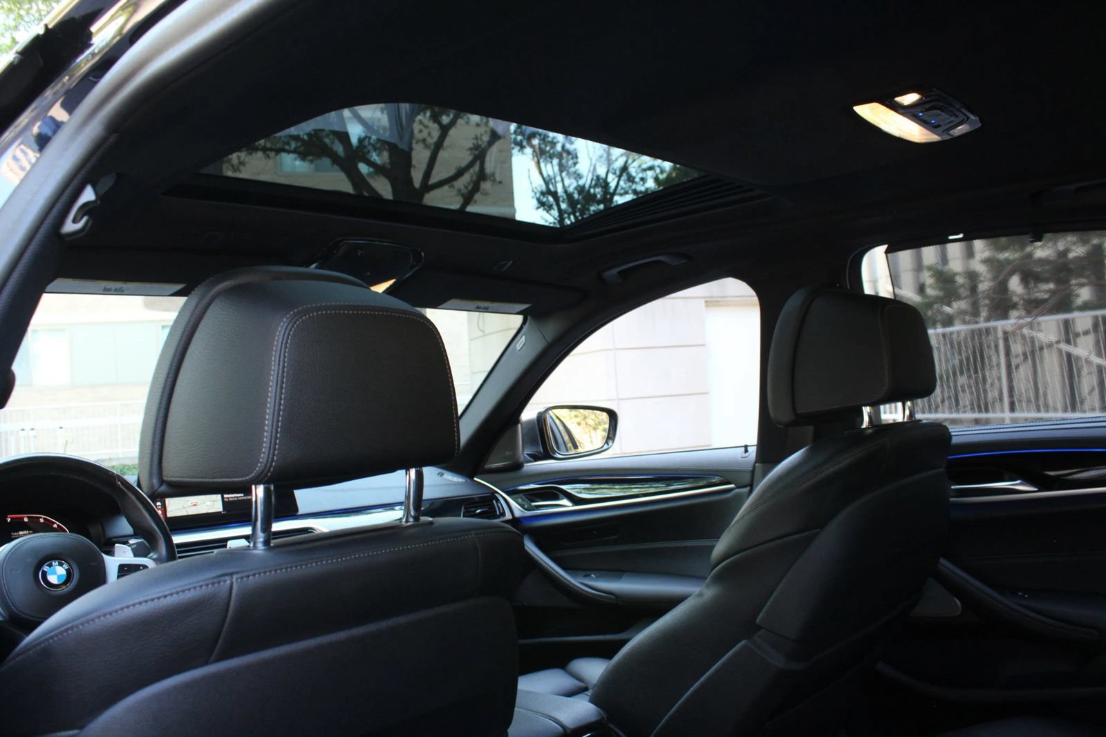 Used 2020 BMW M550i xDrive w/ Executive Package AWD/4WD image 20
