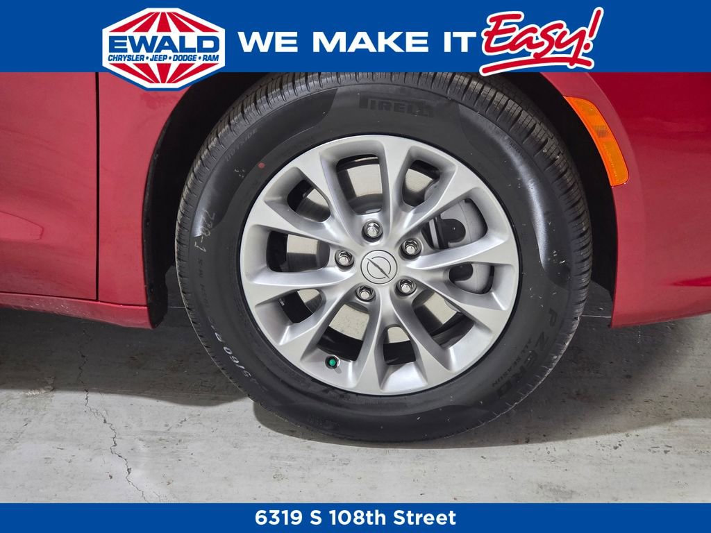 New 2026 Chrysler Pacifica Select image 11