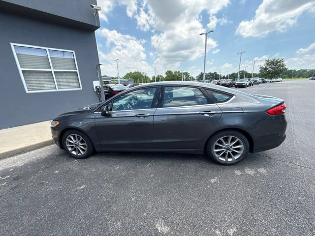 Used 2017 Ford Fusion SE w/ Fusion SE Technology Package FWD video 2