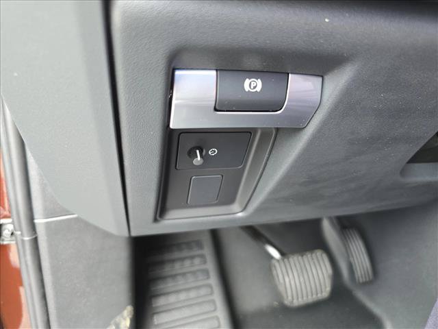 New 2026 Land Rover Defender 90 X-Dynamic SE AWD/4WD image 25