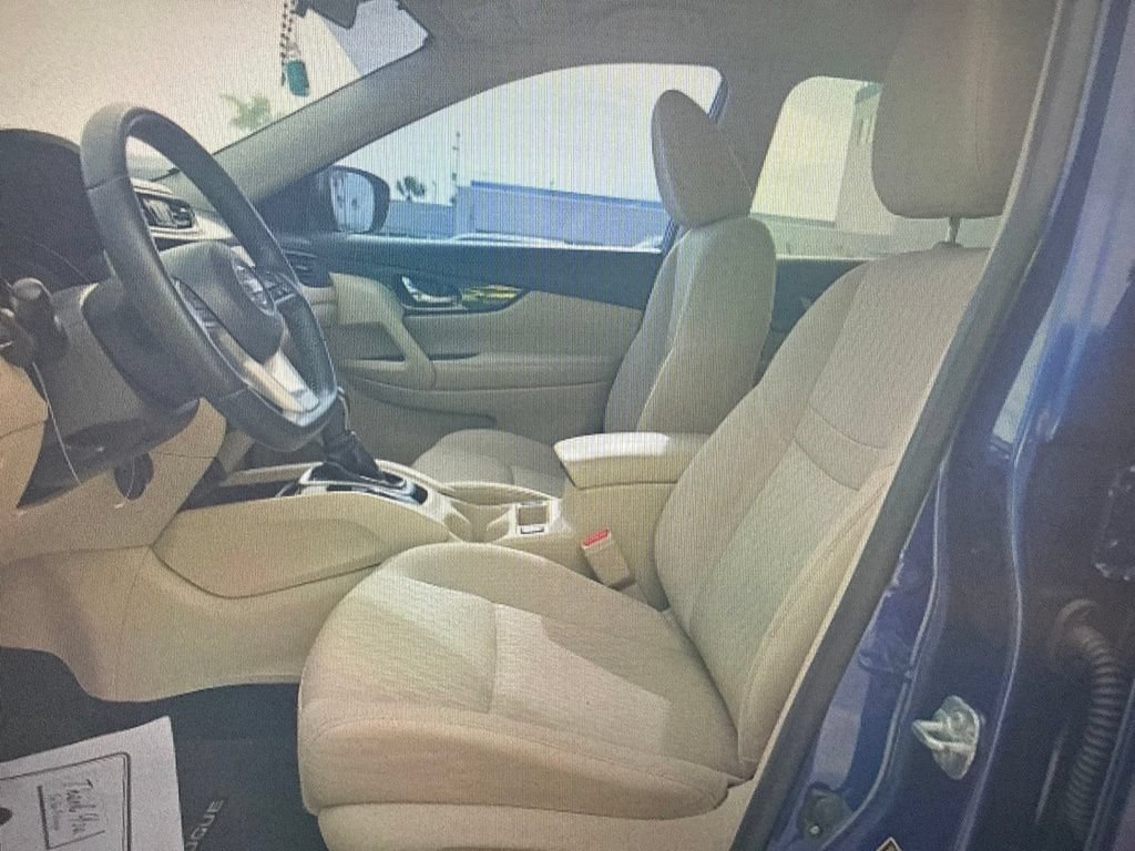 Used 2018 Nissan Rogue SV FWD image 5