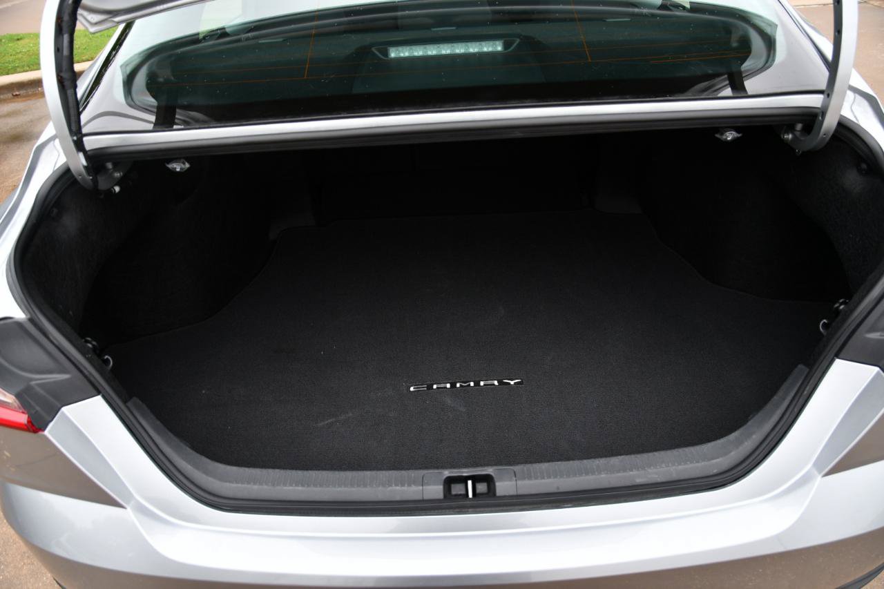 Used 2026 Toyota Camry LE FWD image 32