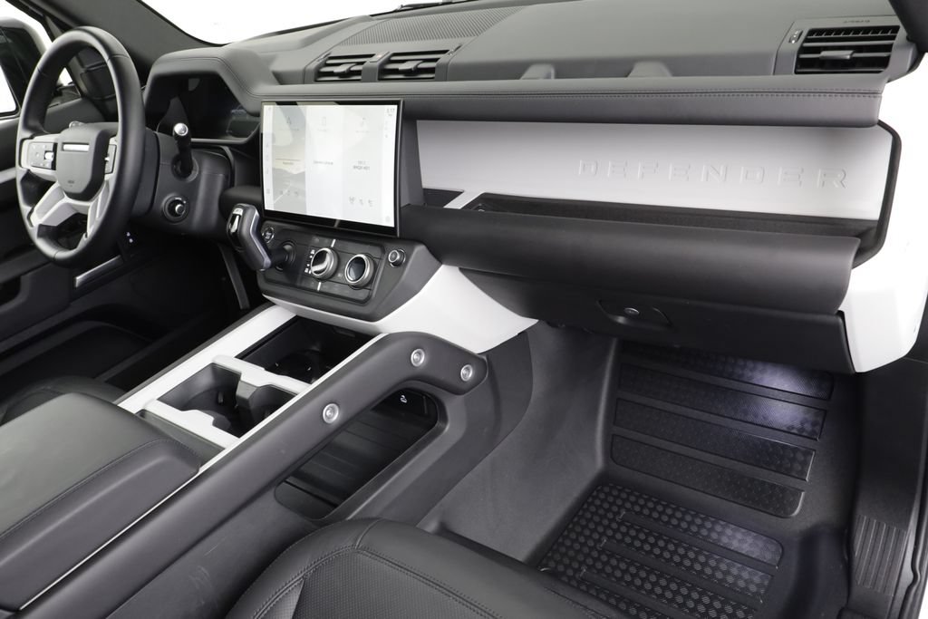 Certified 2026 Land Rover Defender 110 S AWD/4WD image 21