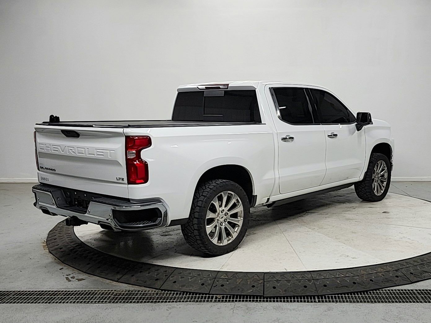 Used 2020 Chevrolet Silverado 1500 LTZ w/ LTZ Convenience Package image 7