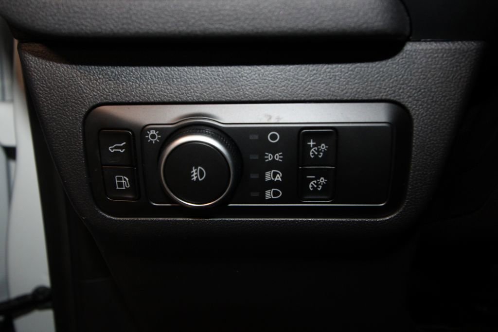 Used 2025 Ford Escape ST-Line Select w/ Tech Pack #1 AWD/4WD image 9