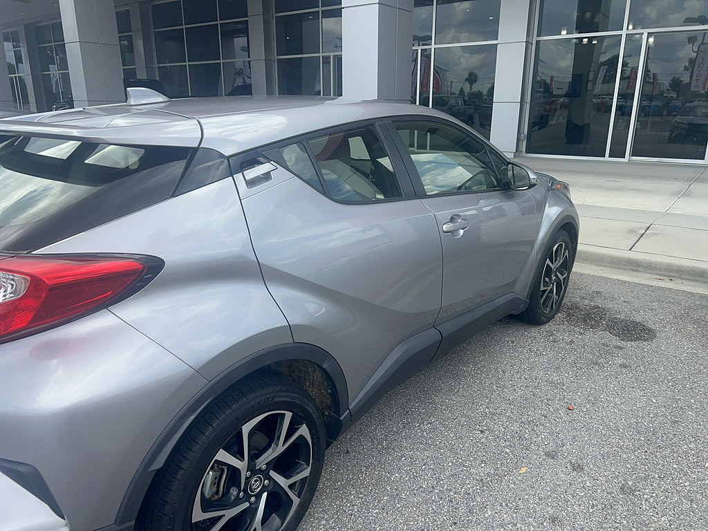 Used 2019 Toyota C-HR XLE FWD image 37
