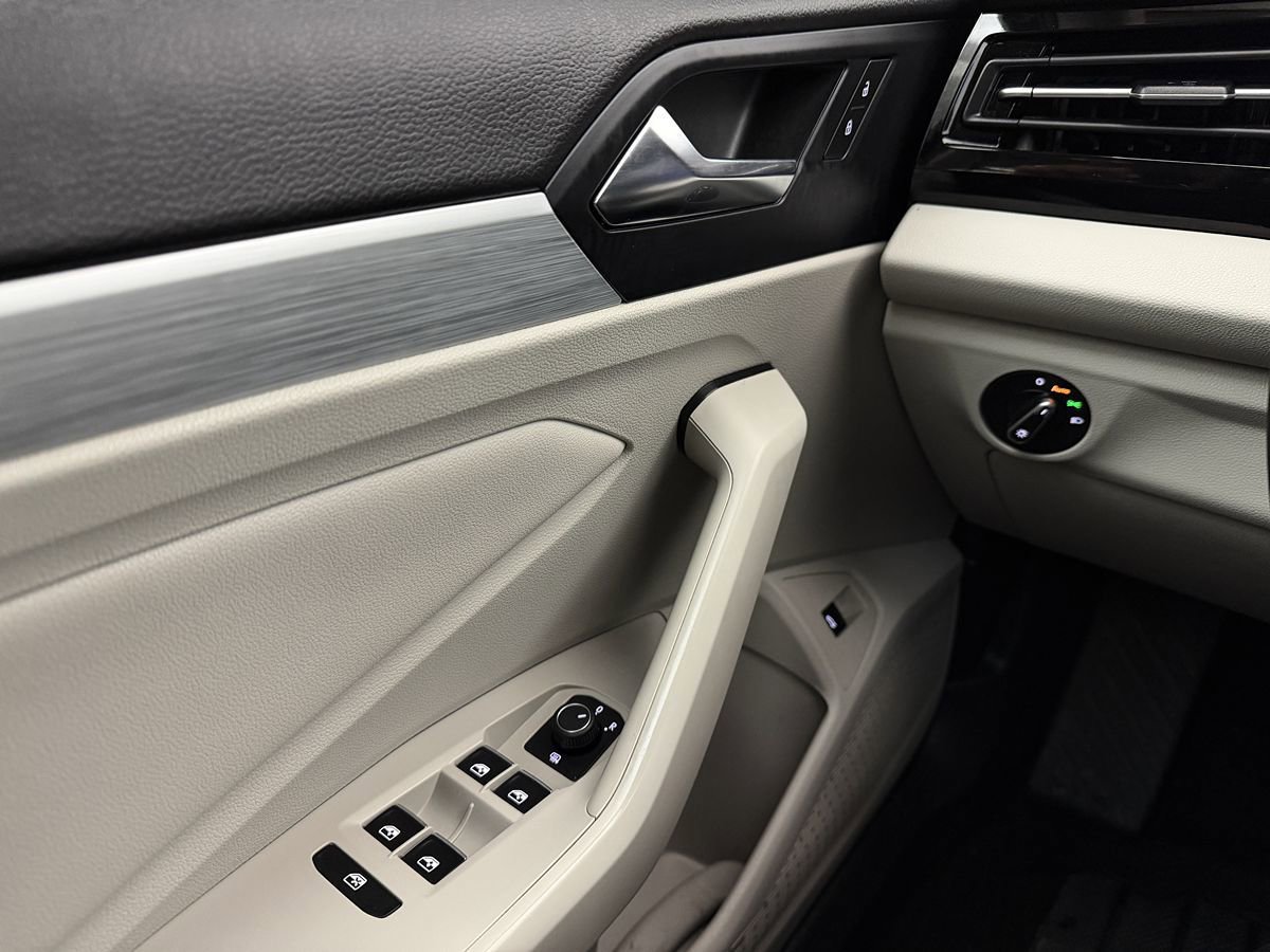 Used 2025 Volkswagen Jetta S image 13
