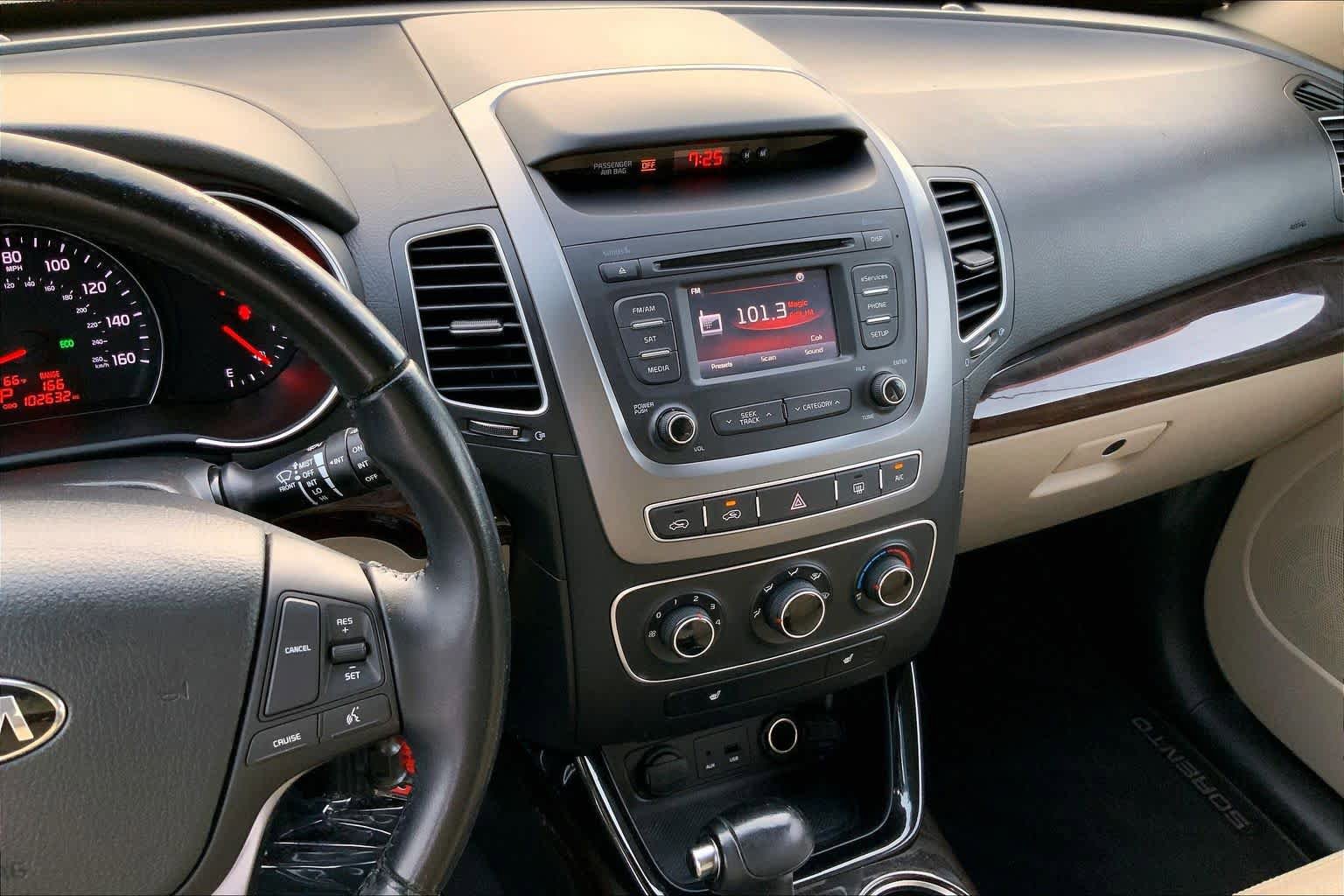 Used 2015 Kia Sorento LX FWD image 7