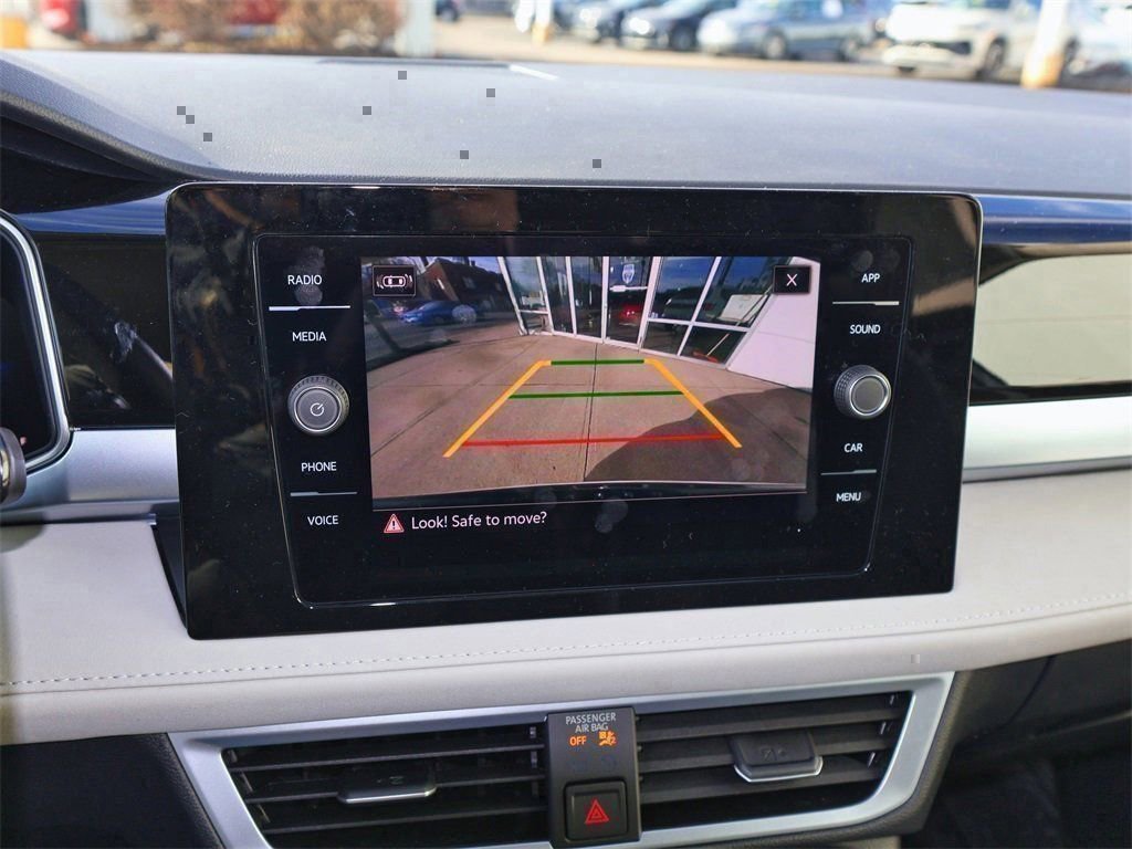 New 2026 Volkswagen Taos SE image 19