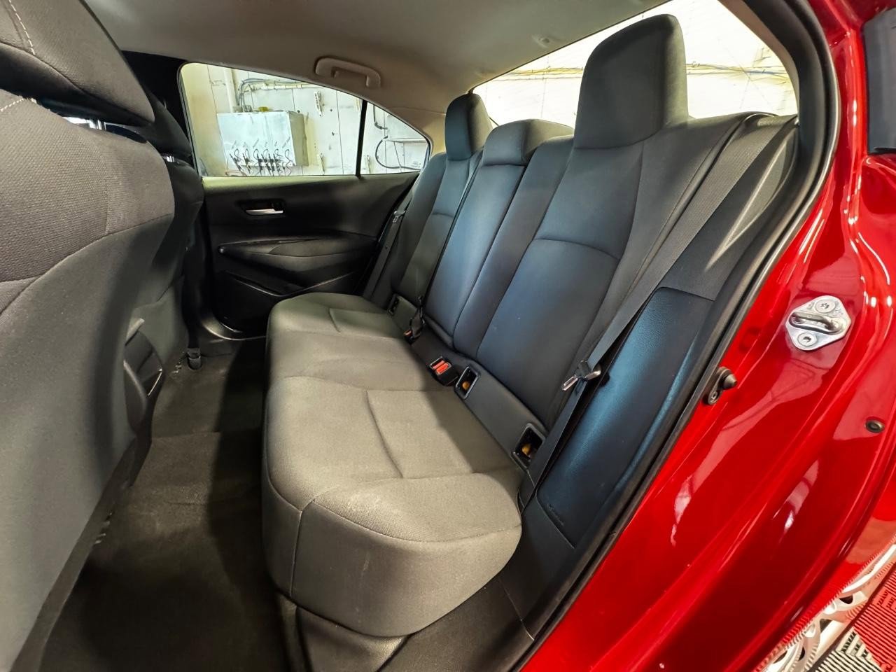 Used 2021 Toyota Corolla LE image 12