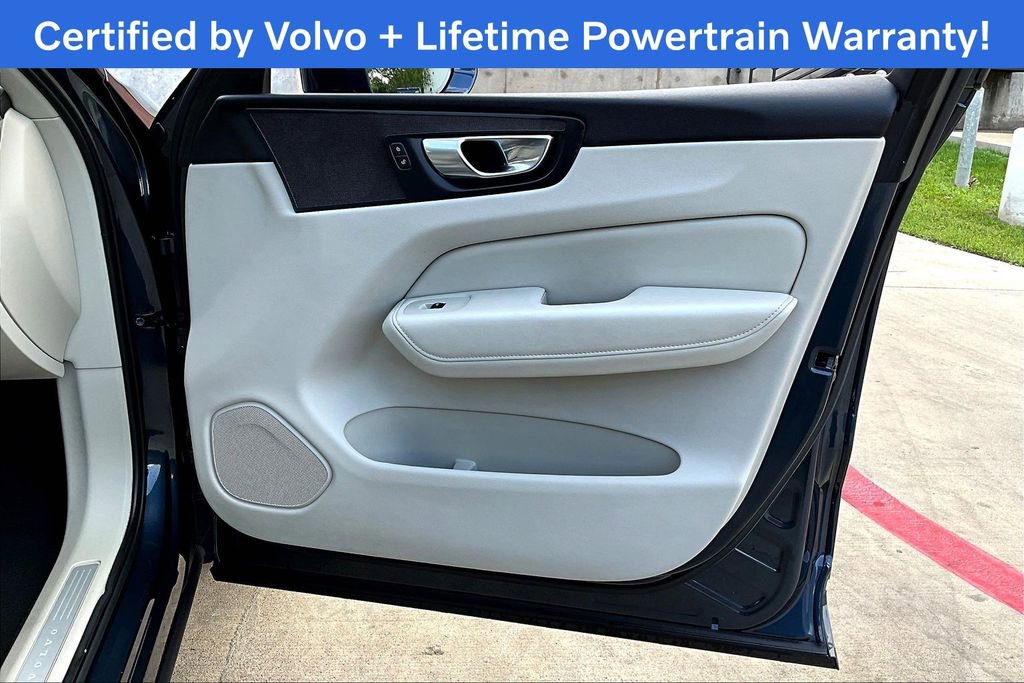 Used 2023 Volvo XC60 B5 Plus w/ Climate Package image 25