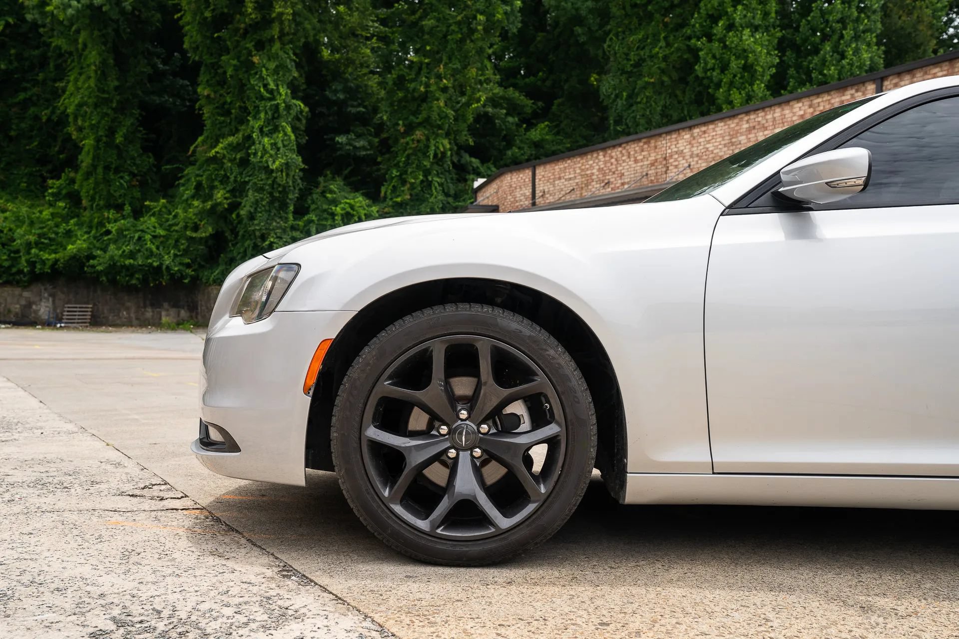 Used 2023 Chrysler 300 S RWD image 3